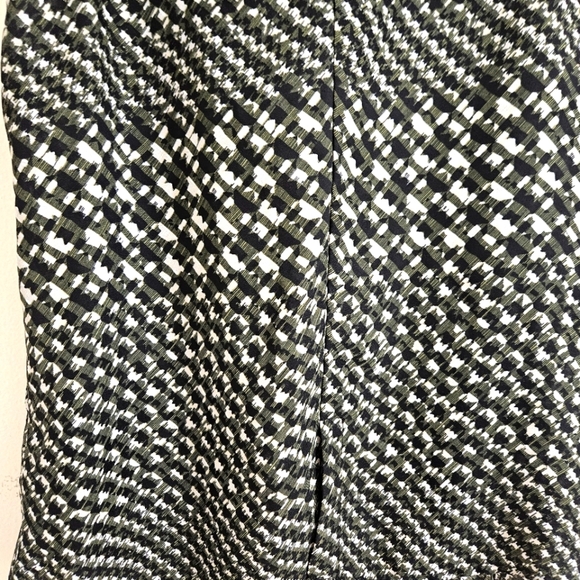 Whowhatwear Houndstooth Blouse - Picture 6 of 9